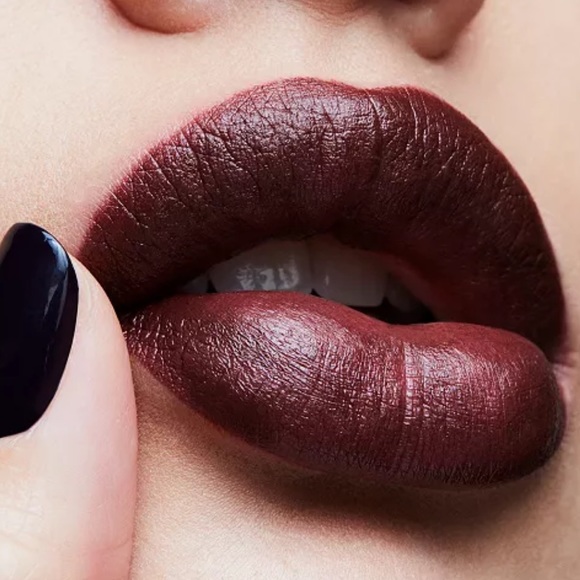 Satin lipstick - film noir - Picture 8 of 8